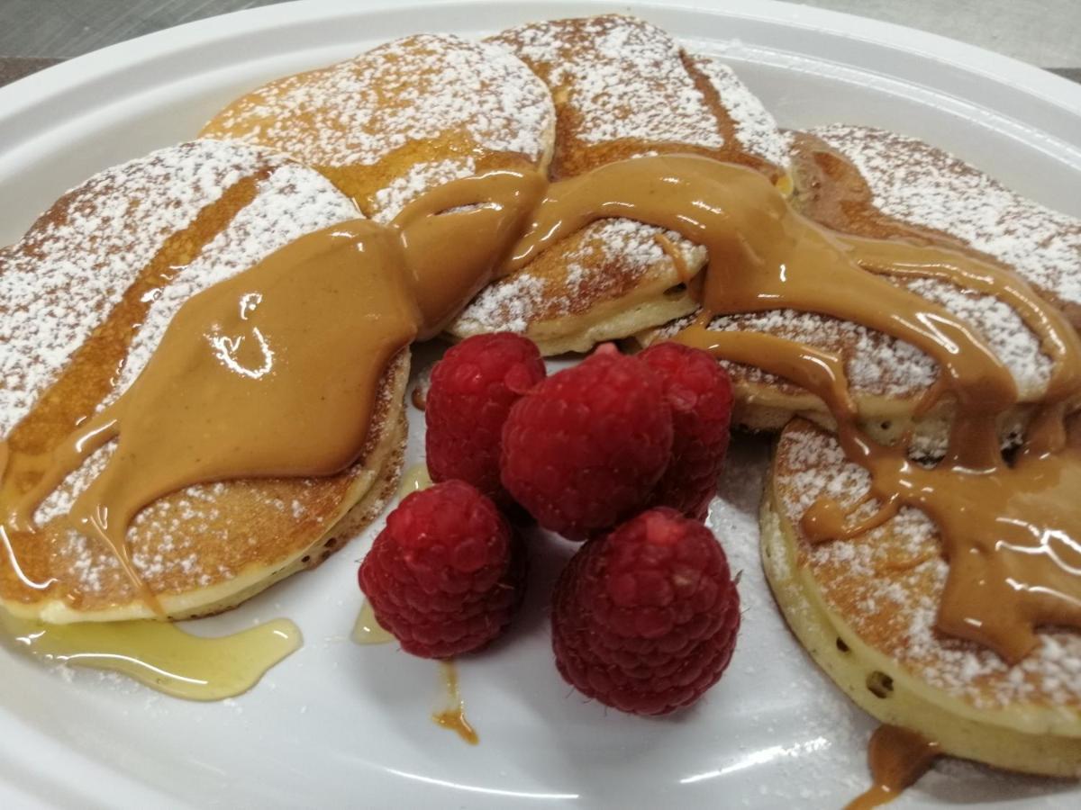 California Pastry Hotel チェルヴィア エクステリア 写真