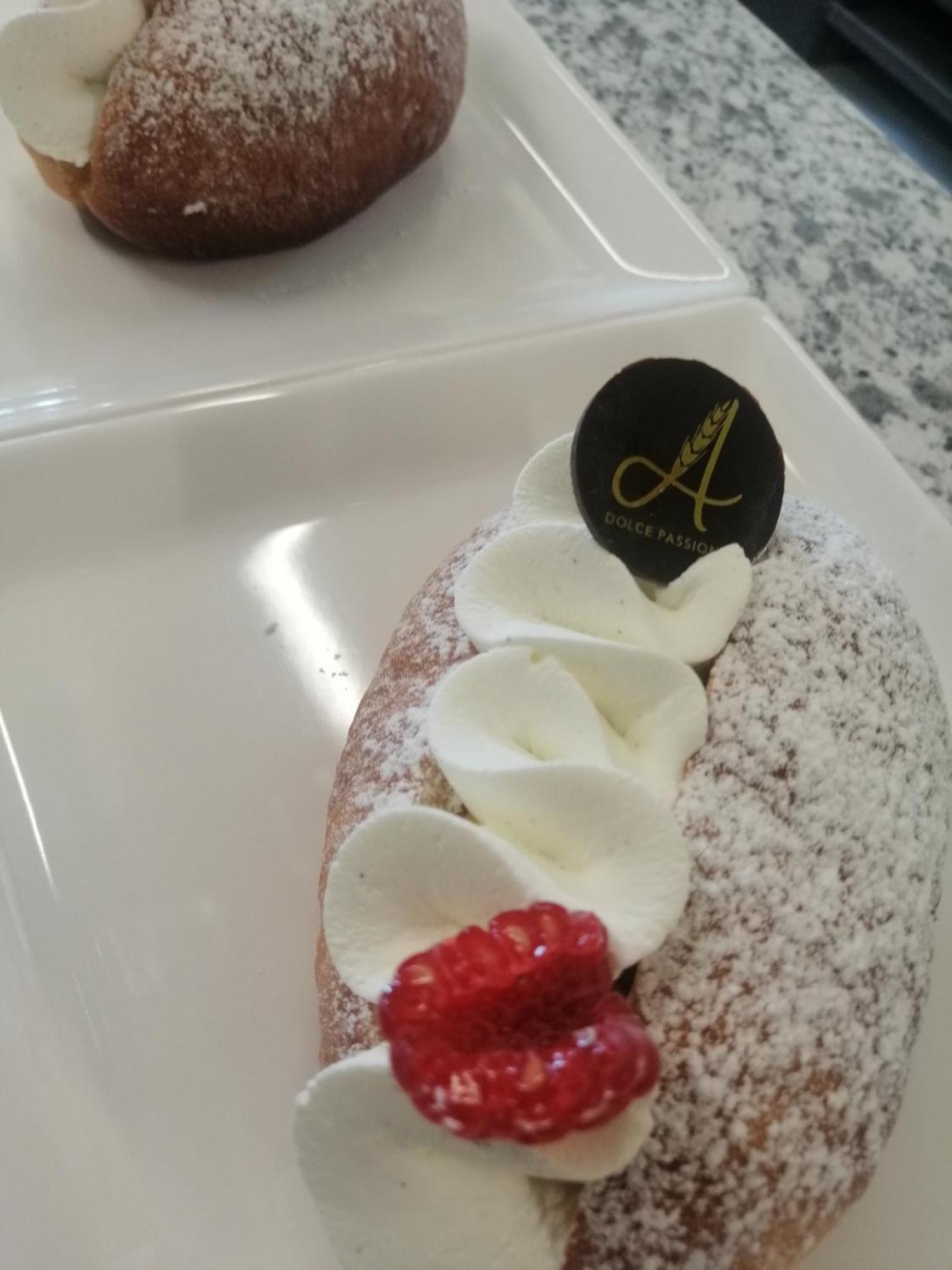 California Pastry Hotel チェルヴィア エクステリア 写真