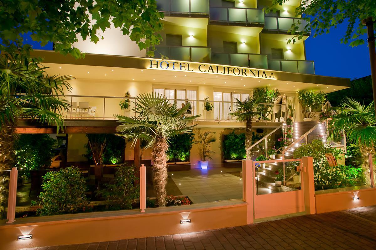California Pastry Hotel チェルヴィア エクステリア 写真