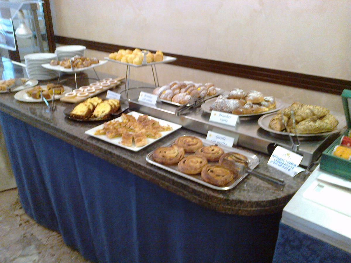 California Pastry Hotel チェルヴィア エクステリア 写真
