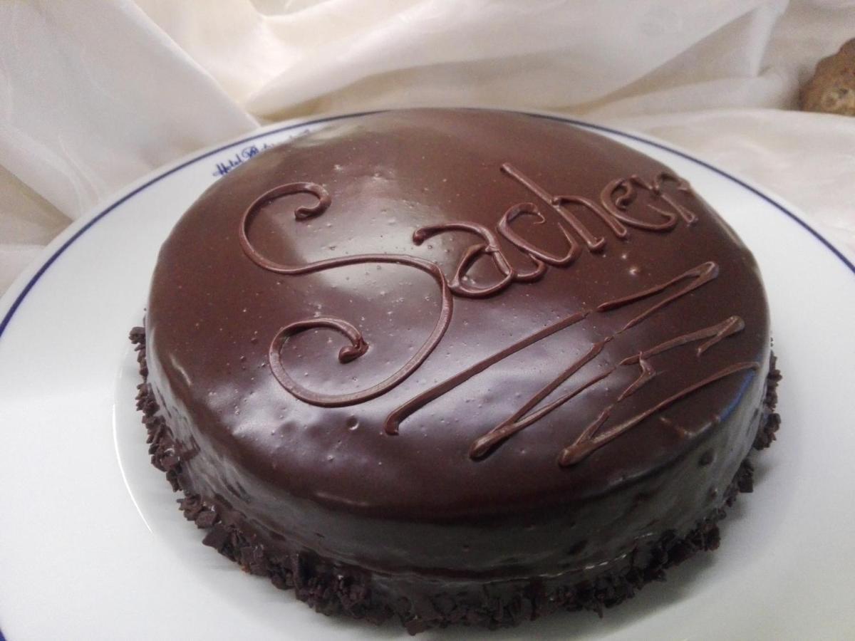 California Pastry Hotel チェルヴィア エクステリア 写真