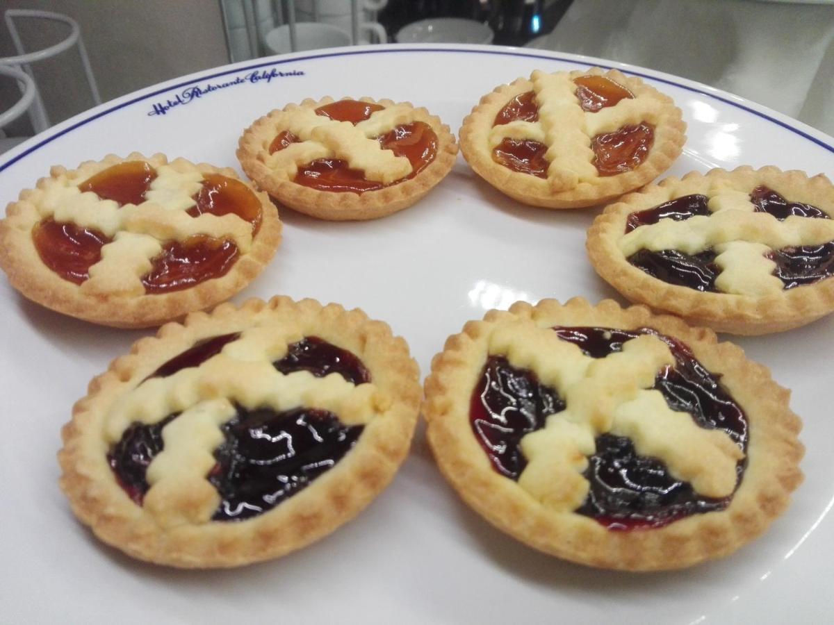 California Pastry Hotel チェルヴィア エクステリア 写真