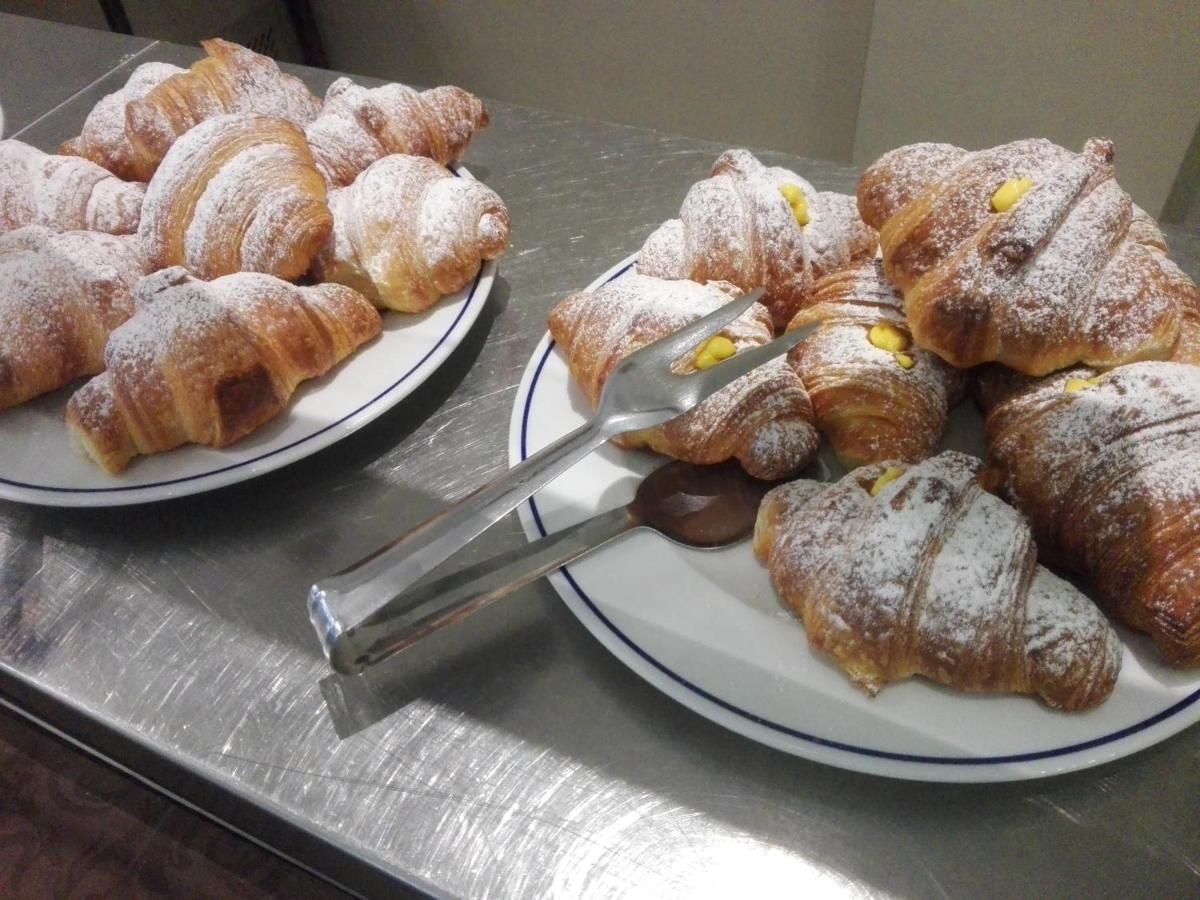 California Pastry Hotel チェルヴィア エクステリア 写真